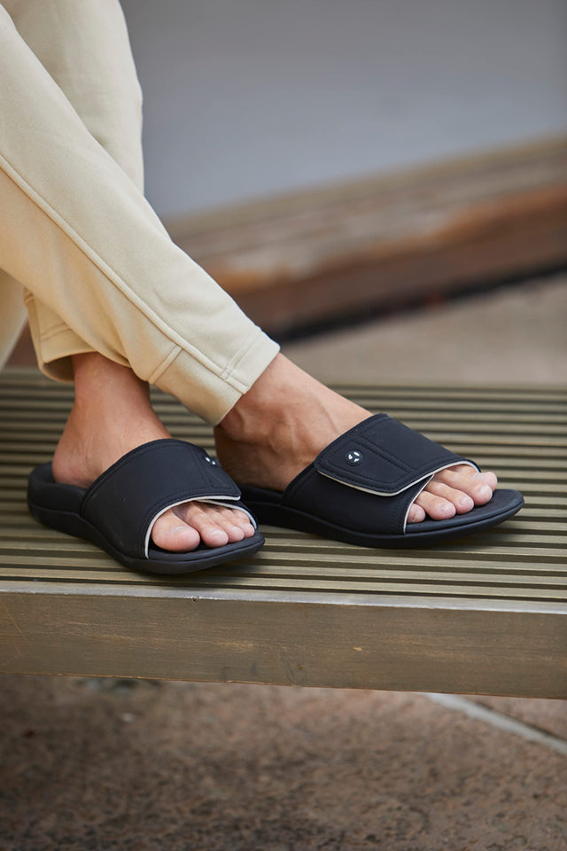 Vionic 24Kiwi Motion Control Orthotic Sandal - Unisex